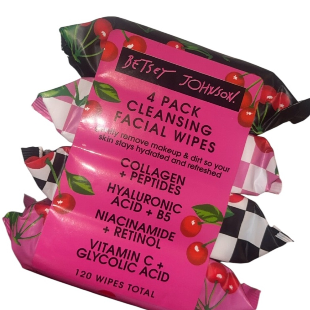 Betsey Johnson Facial Wipes